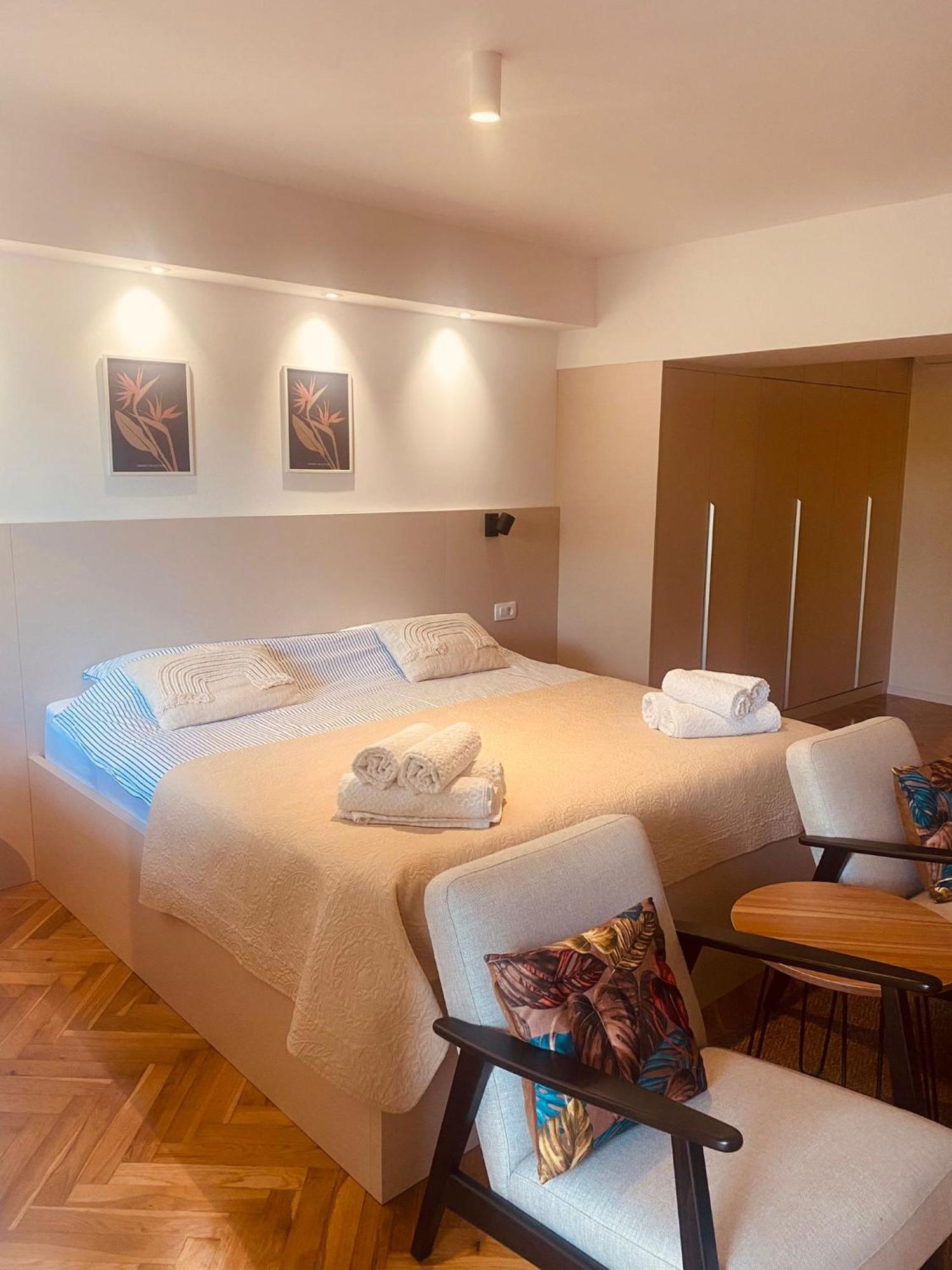 Apartments Nikval Rovinj Exterior photo