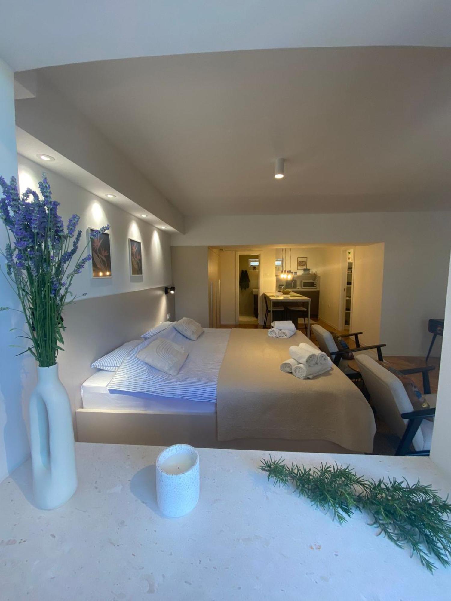 Apartments Nikval Rovinj Exterior photo